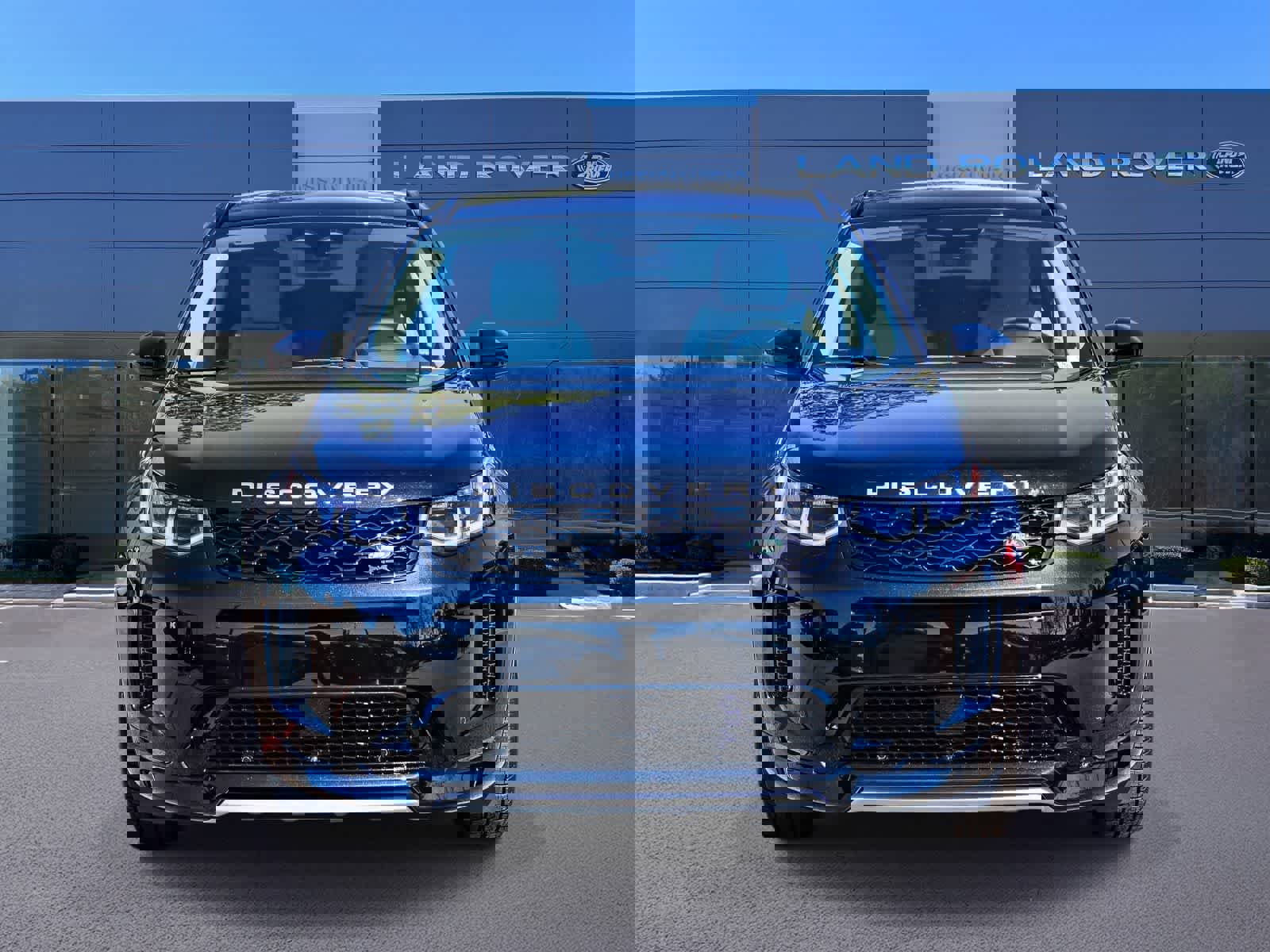 New 2025 Land Rover Discovery Sport S image 2