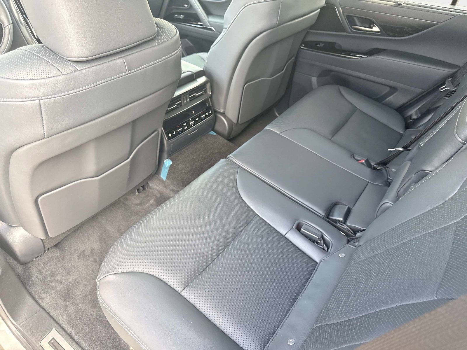 New 2026 Lexus LX 700h Luxury image 13