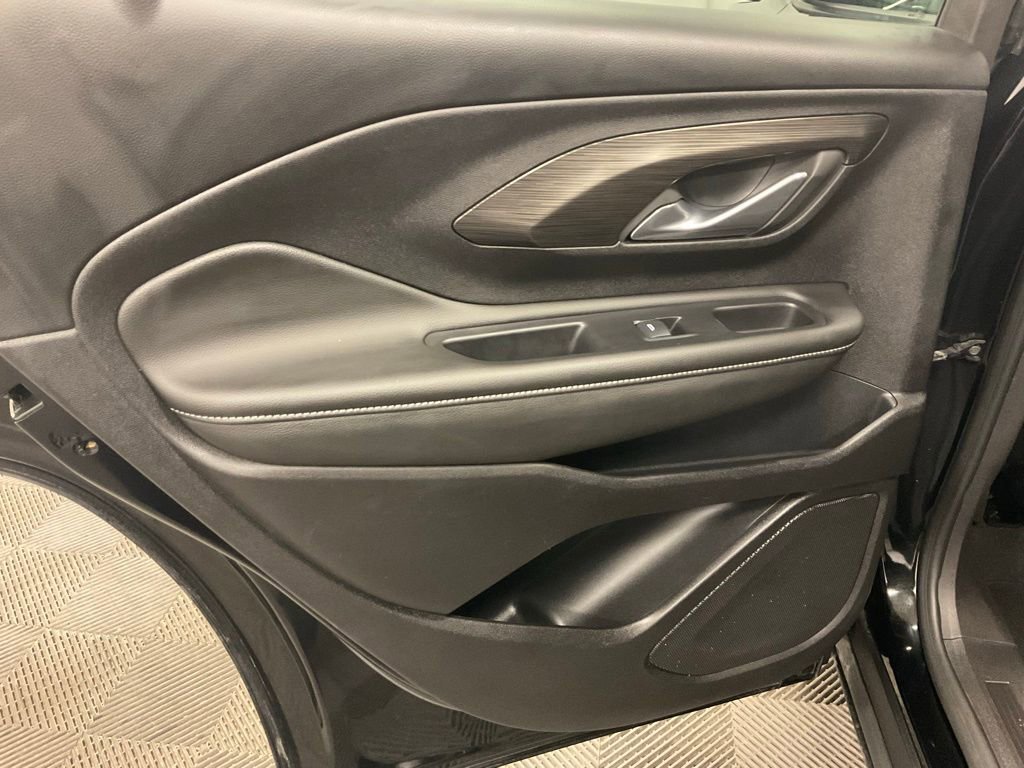 Used 2024 GMC Terrain SLE image 30