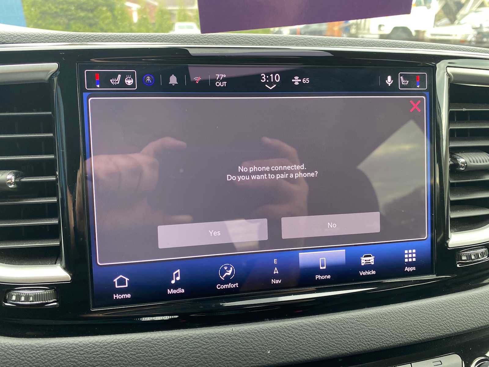 Used 2024 Chrysler Voyager LX image 25