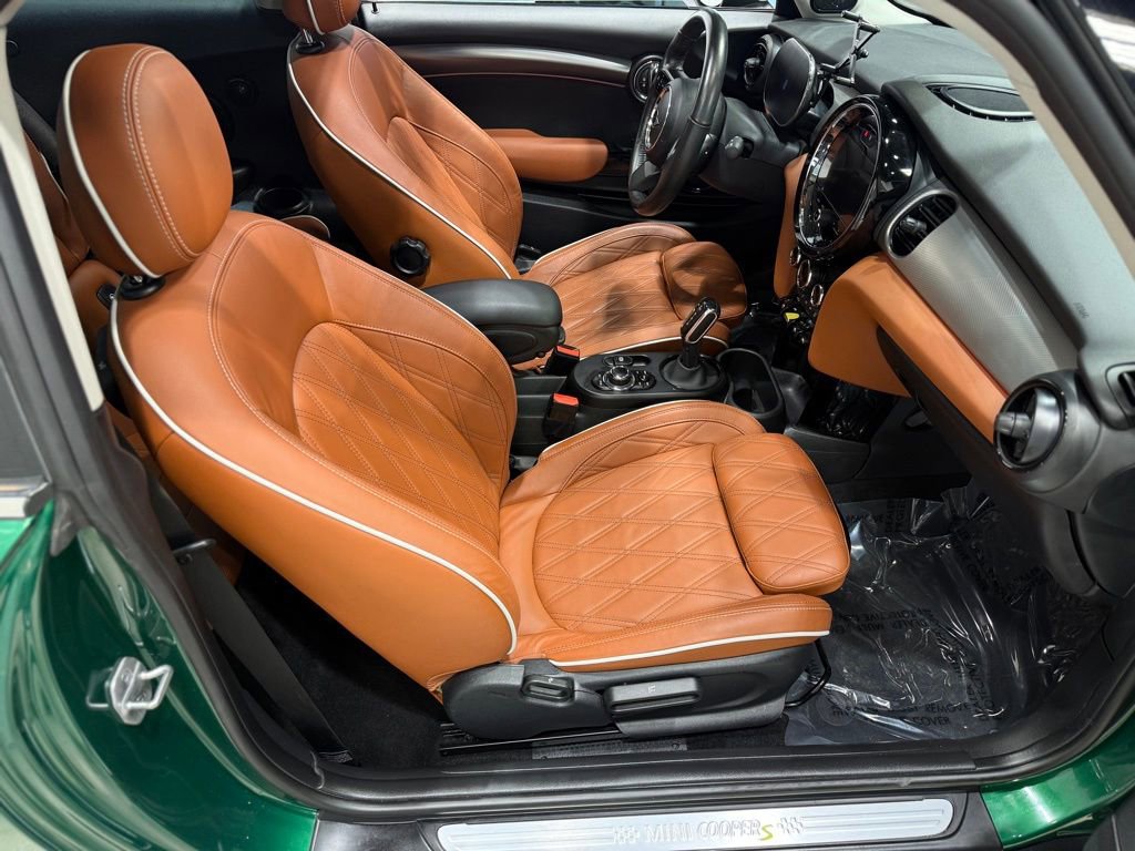 Used 2024 MINI Cooper SE w/ Signature Upholstery Package image 17
