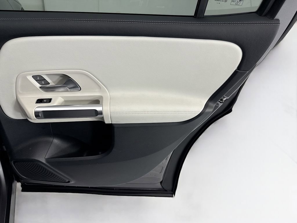 Certified 2022 Mercedes-Benz GLB 250 4MATIC image 26