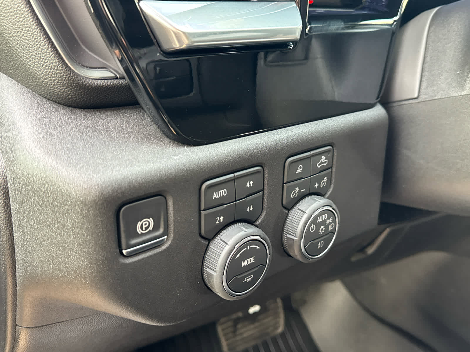 New 2026 Chevrolet Silverado 3500 LT w/ Trail Boss Package image 13