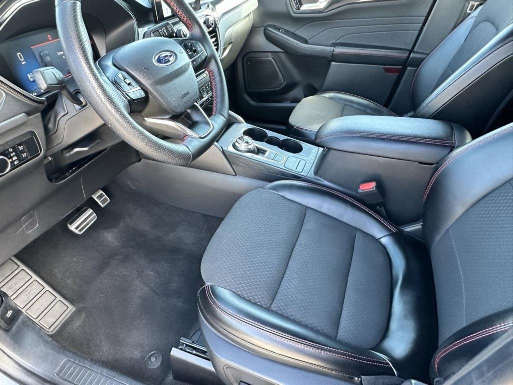 Used 2024 Ford Escape ST-Line image 6