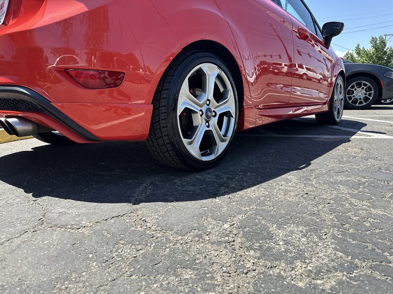 Used 2015 Ford Fiesta ST w/ ST Recaro Package FWD image 5