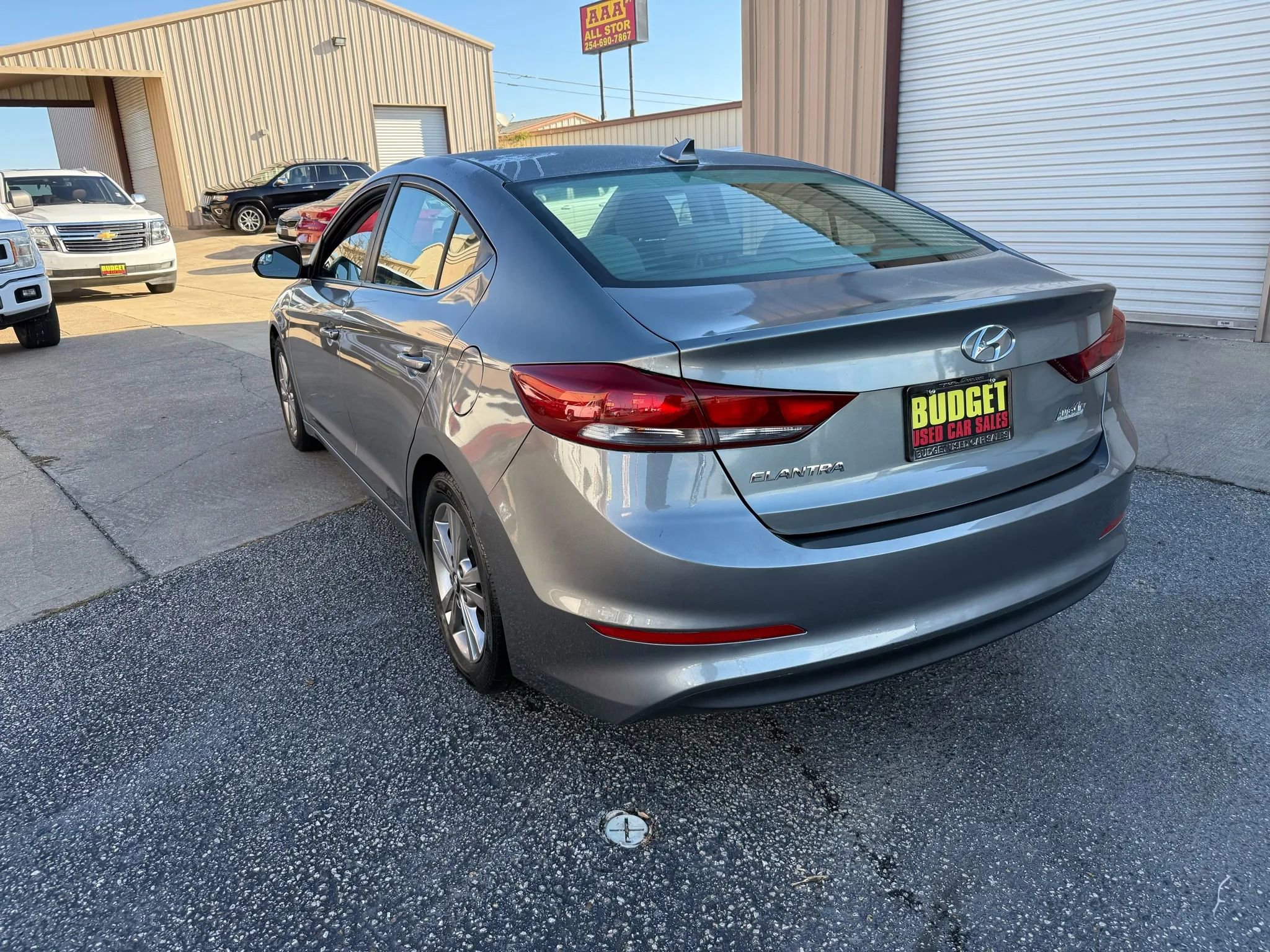 Used 2017 Hyundai Elantra SE image 7