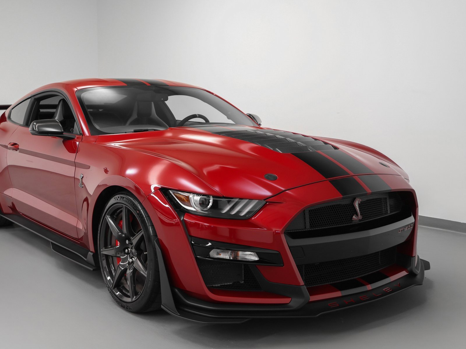 Used 2020 Ford Mustang Shelby GT500 w/ Carbon Fiber Track Pack image 9