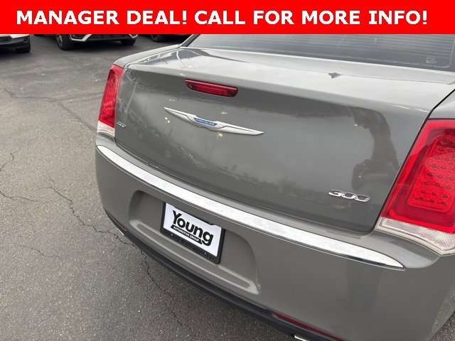 Used 2019 Chrysler 300 Limited image 32