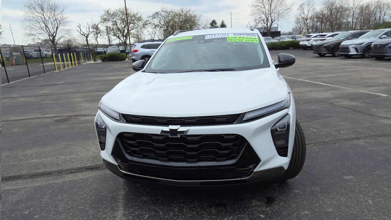 Used 2025 Chevrolet Trax ACTIV w/ Driver Confidence Package FWD image 3