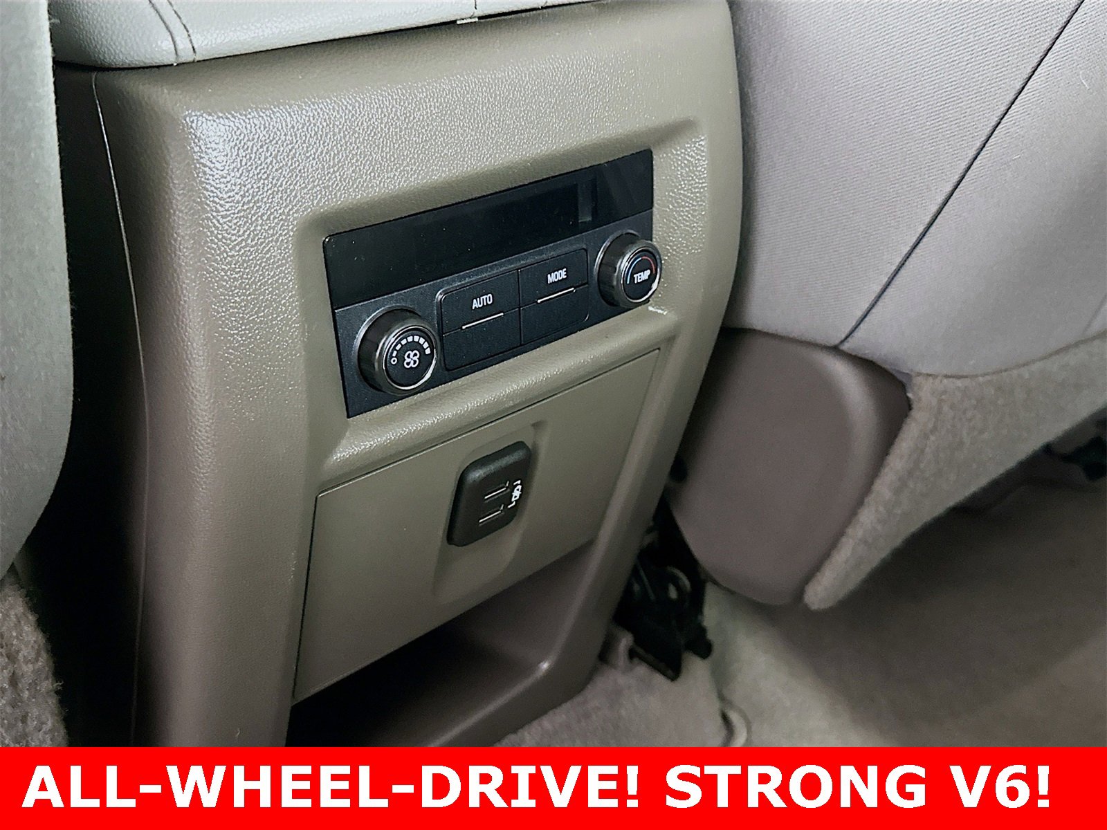 Used 2021 Chevrolet Traverse LT image 26