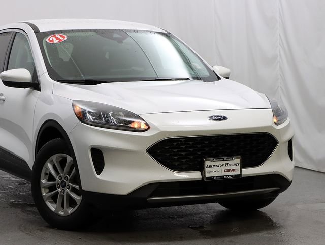 Used 2021 Ford Escape SE image 2