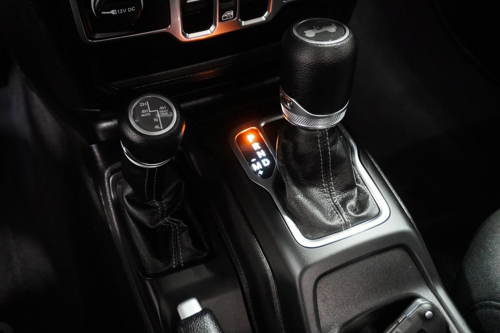 Certified 2025 Jeep Wrangler Unlimited Sahara w/ Safety Group image 28