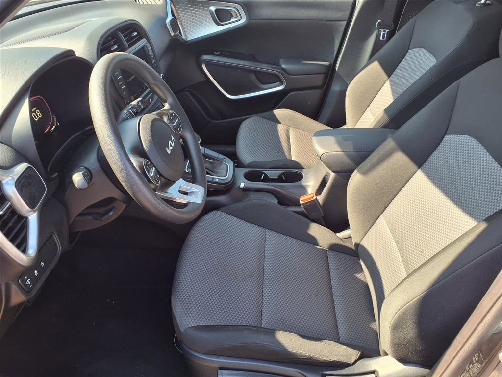 Used 2024 Kia Soul LX w/ Option Group 015 image 9