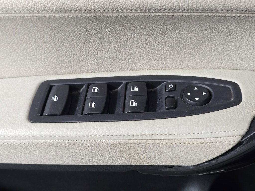 Used 2017 BMW 230i xDrive Convertible image 17