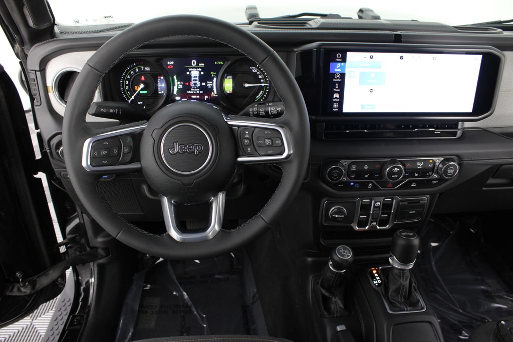 Used 2025 Jeep Wrangler Unlimited Sahara AWD/4WD image 10