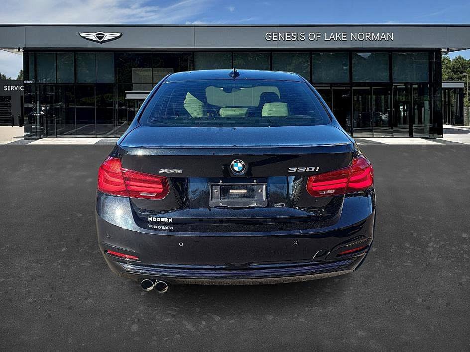 Used 2018 BMW 330i xDrive Sedan image 8