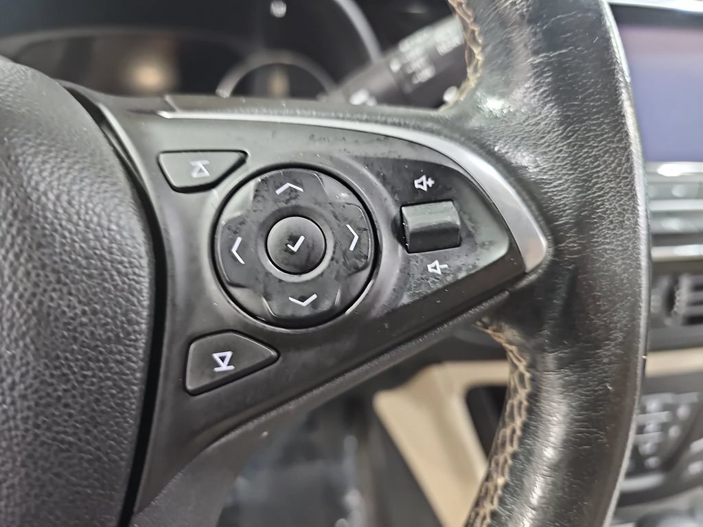 Used 2018 Buick Envision Premium w/ Driver Confidence Package AWD/4WD image 25