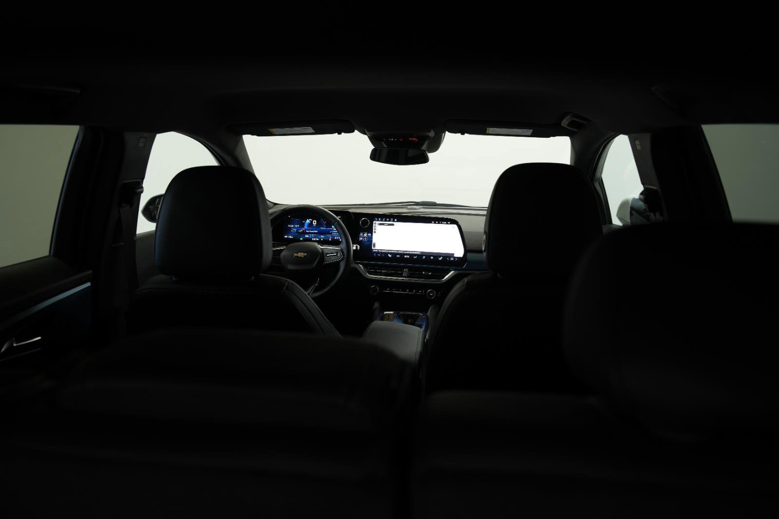 Used 2025 Chevrolet Equinox EV LT w/ Convenience Package image 13