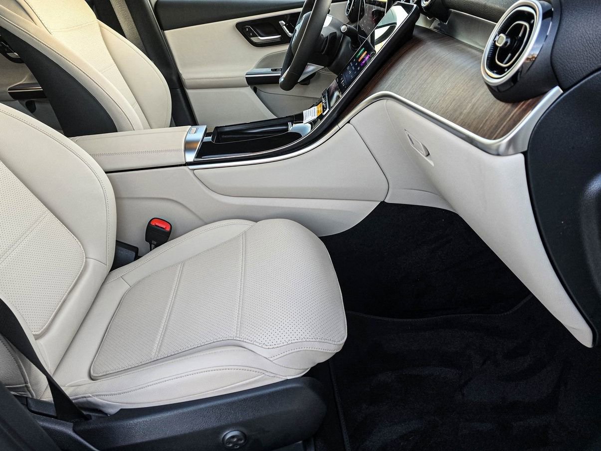 New 2025 Mercedes-Benz GLC 300 4MATIC image 35