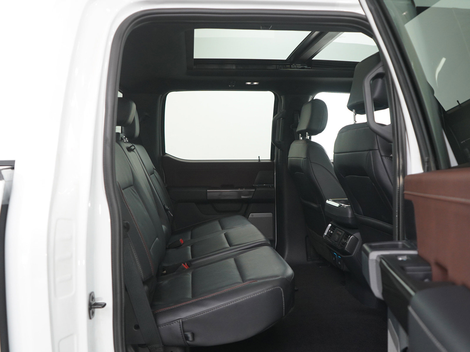 Used 2023 Ford F150 Lariat w/ Equipment Group 502A High image 11