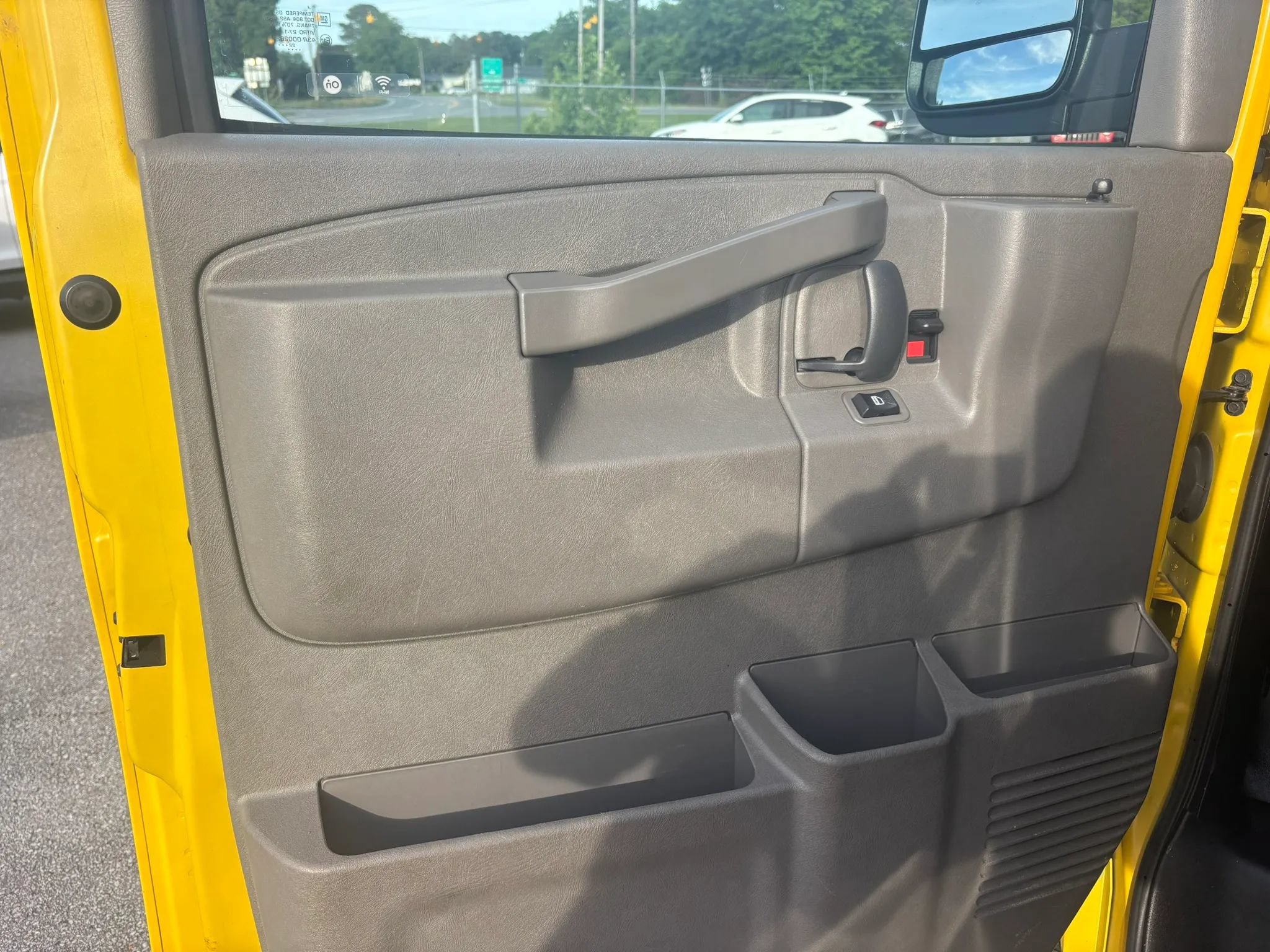 Used 2023 Chevrolet Express 2500 RWD image 16
