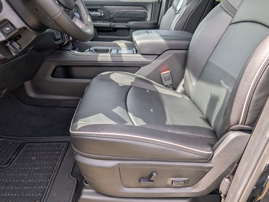 New 2026 RAM 2500 Limited AWD/4WD image 12