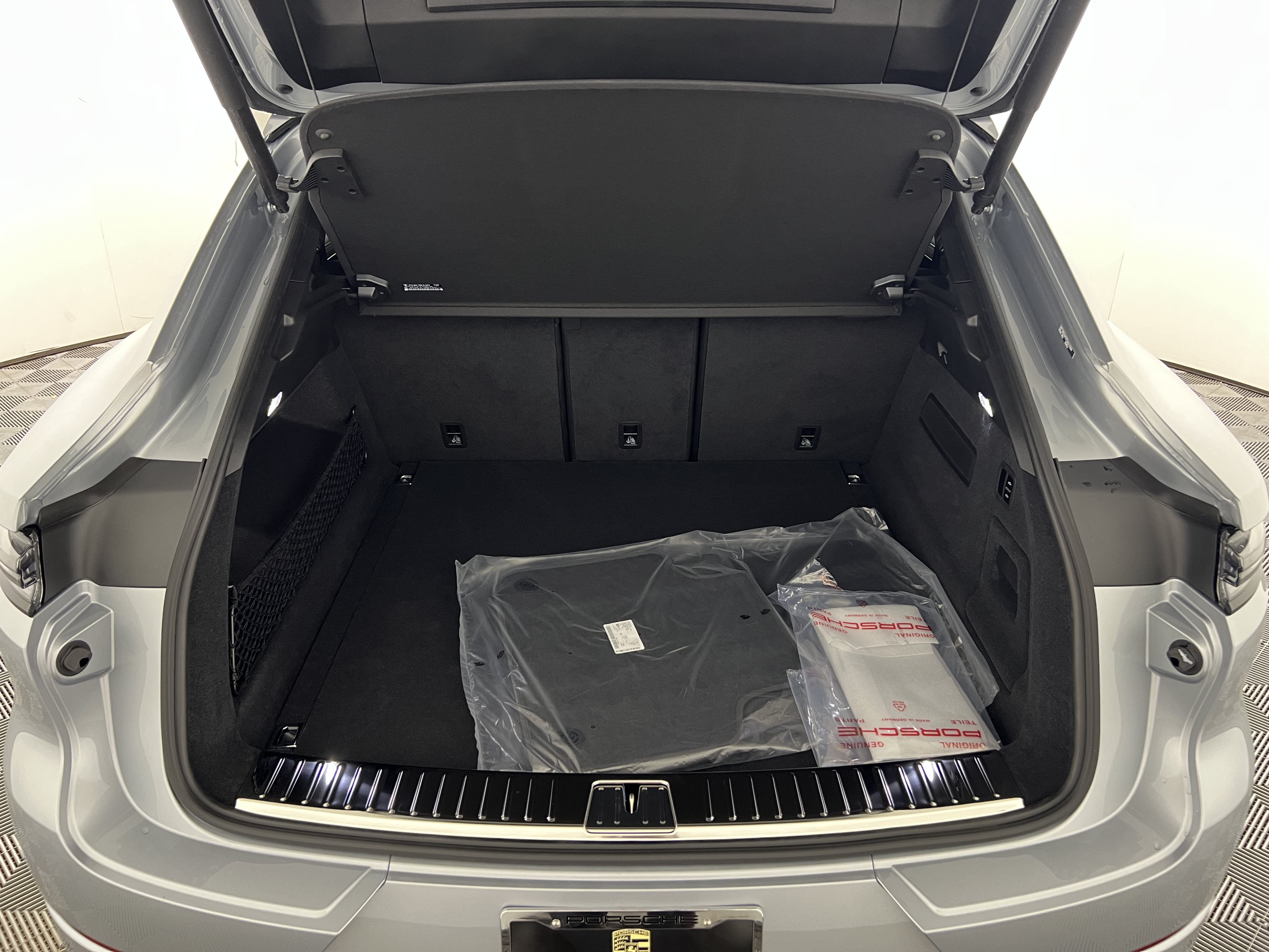 Certified 2026 Porsche Cayenne GTS AWD/4WD image 21