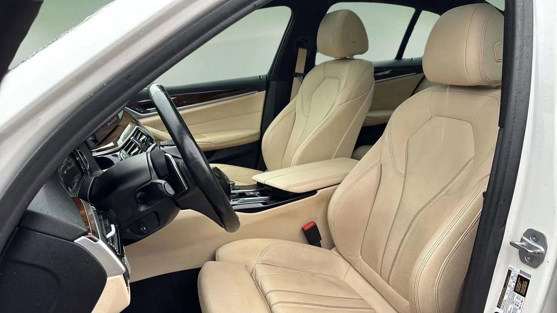 Used 2019 BMW 530i w/ Convenience Package image 14