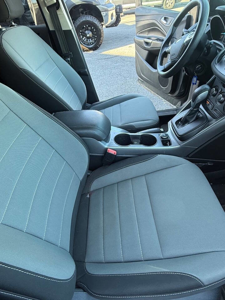 Used 2016 Ford Escape SE image 9