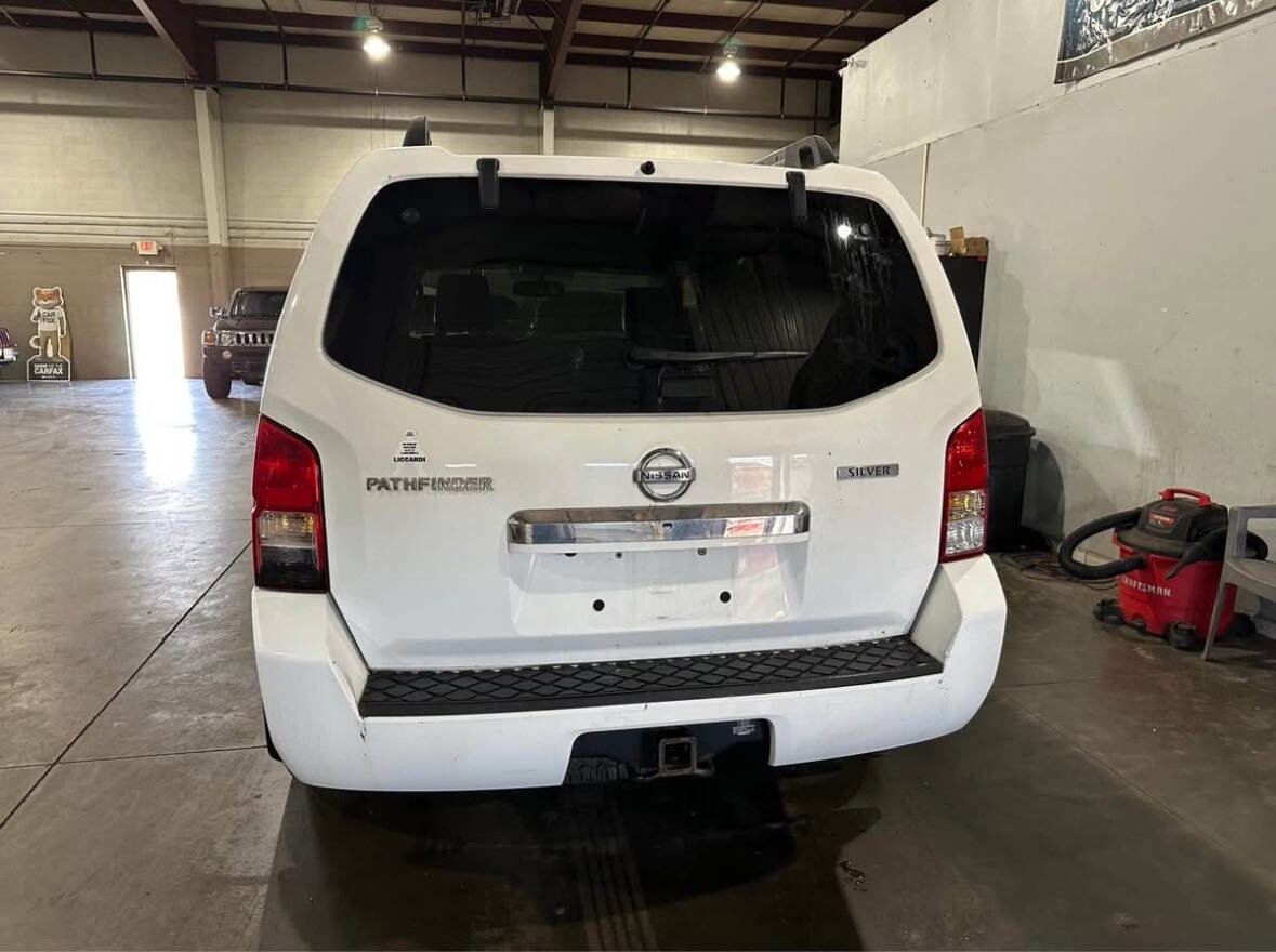 Used 2011 Nissan Pathfinder Silver image 5
