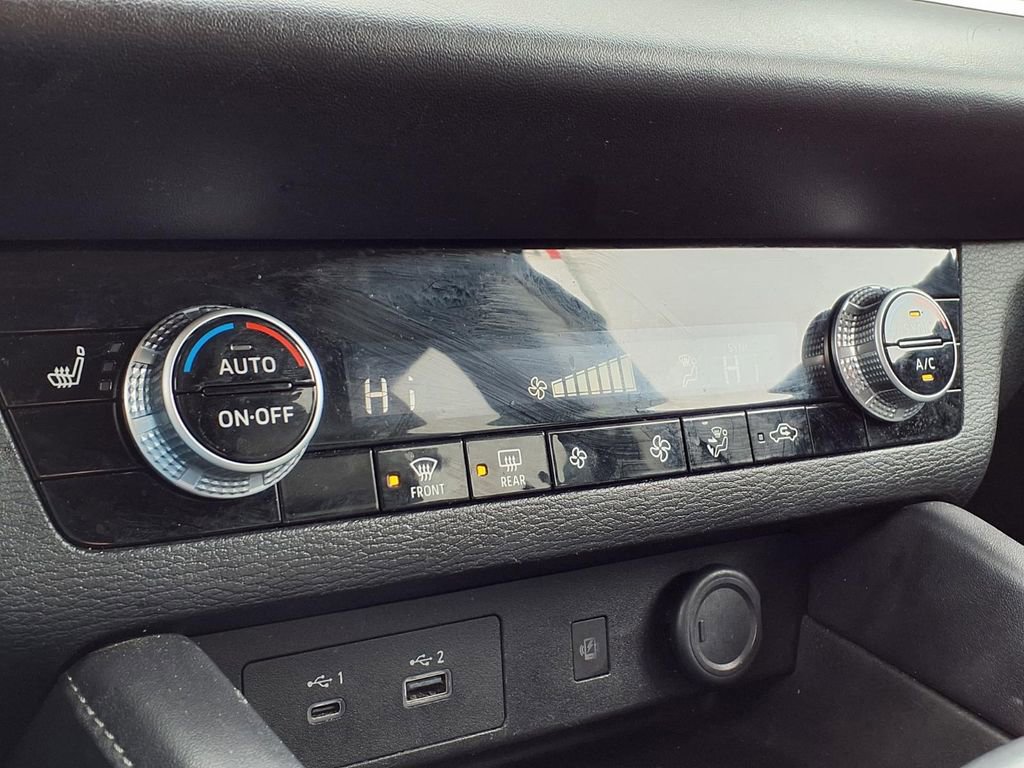 Used 2024 Mitsubishi Outlander SE image 24