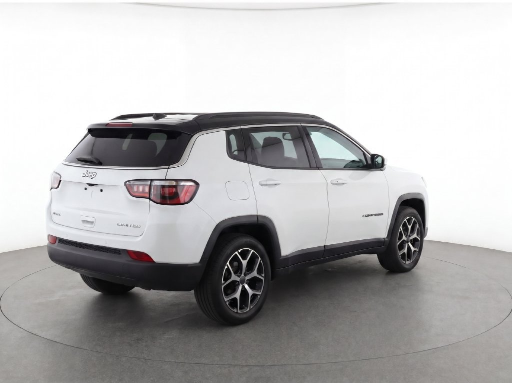 Used 2024 Jeep Compass Limited AWD/4WD image 4