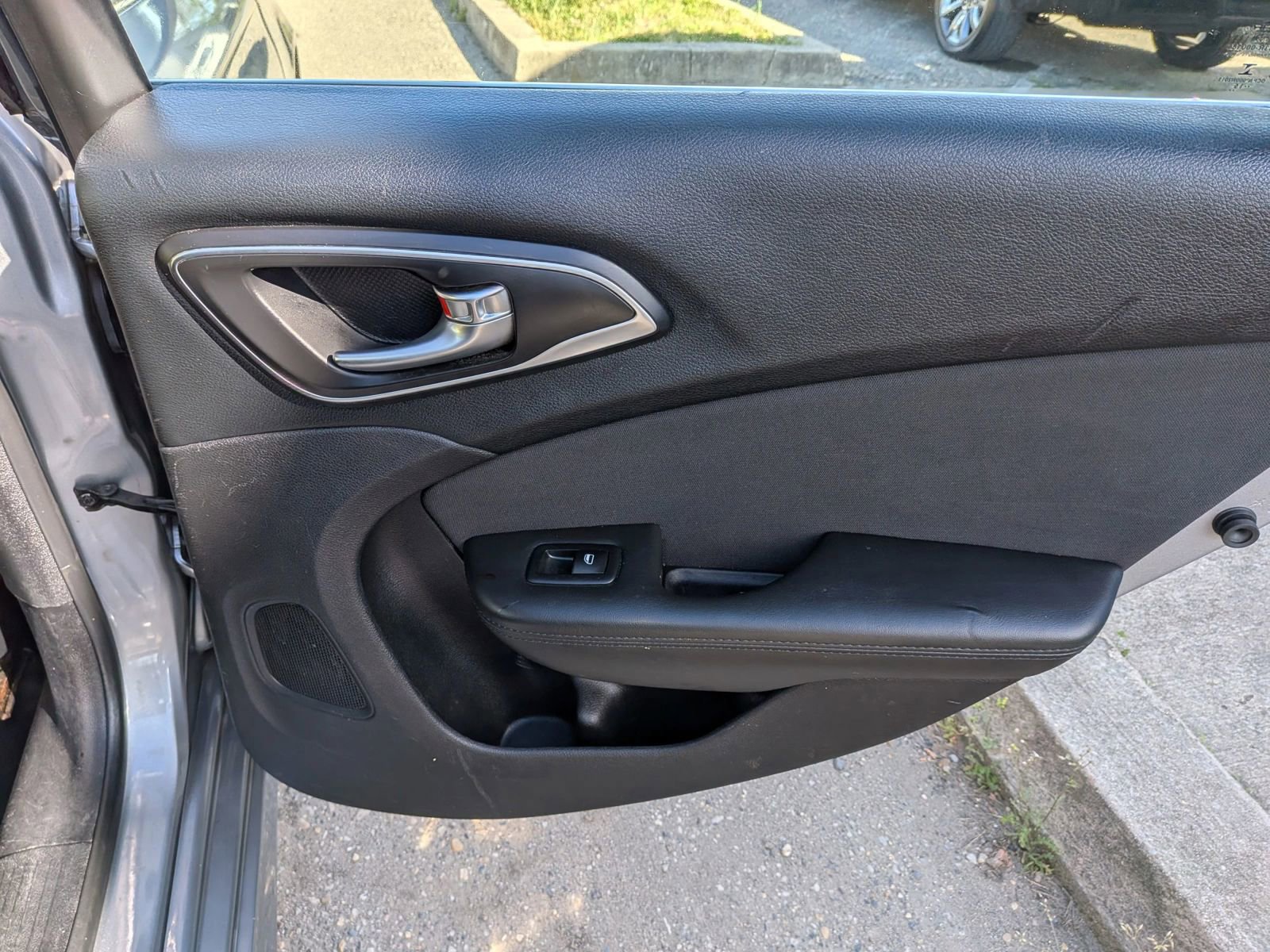Used 2016 Chrysler 200 Limited w/ Anniversary Edition FWD image 28