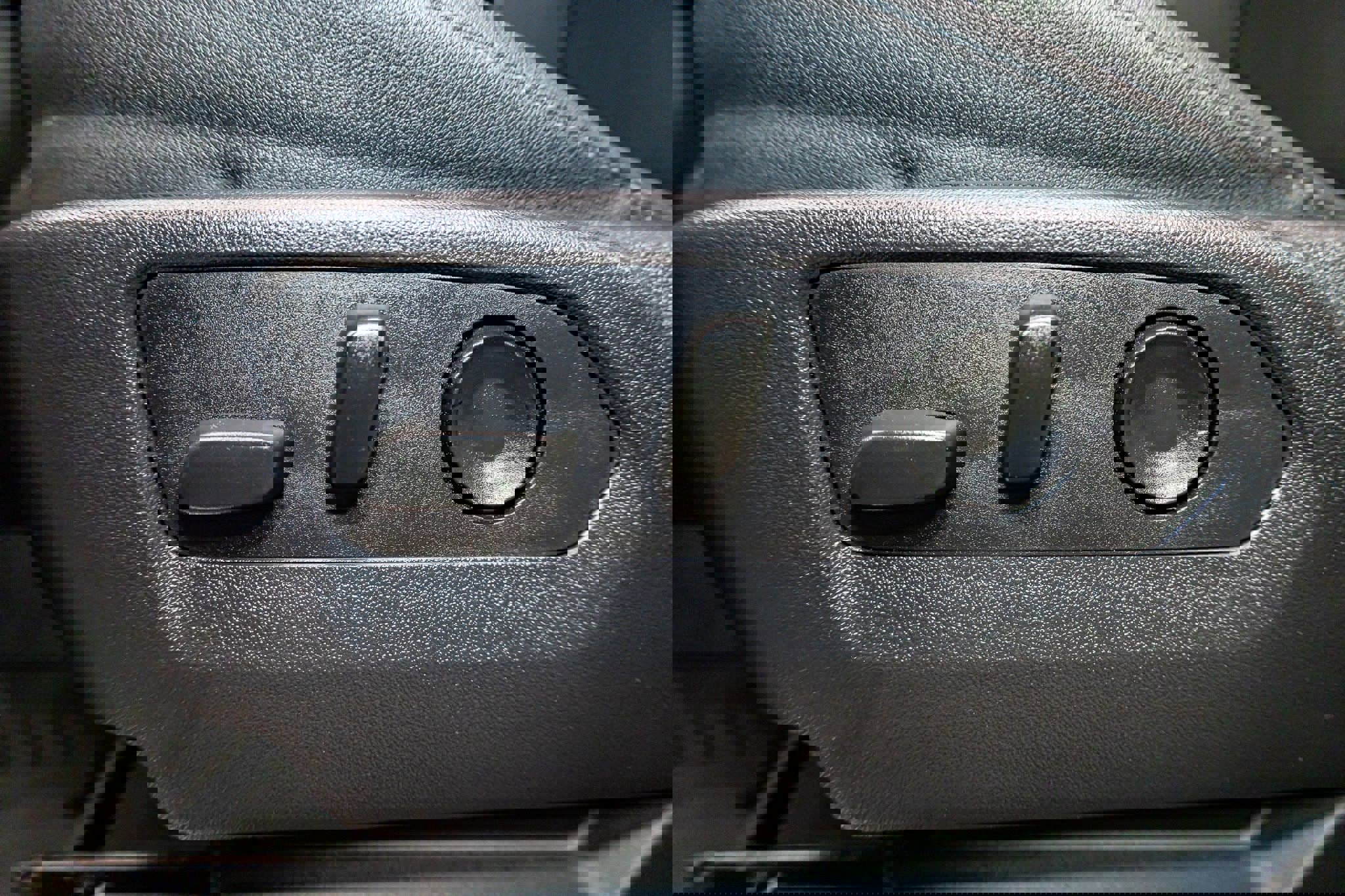 Used 2023 Chevrolet Silverado 1500 LTZ image 25