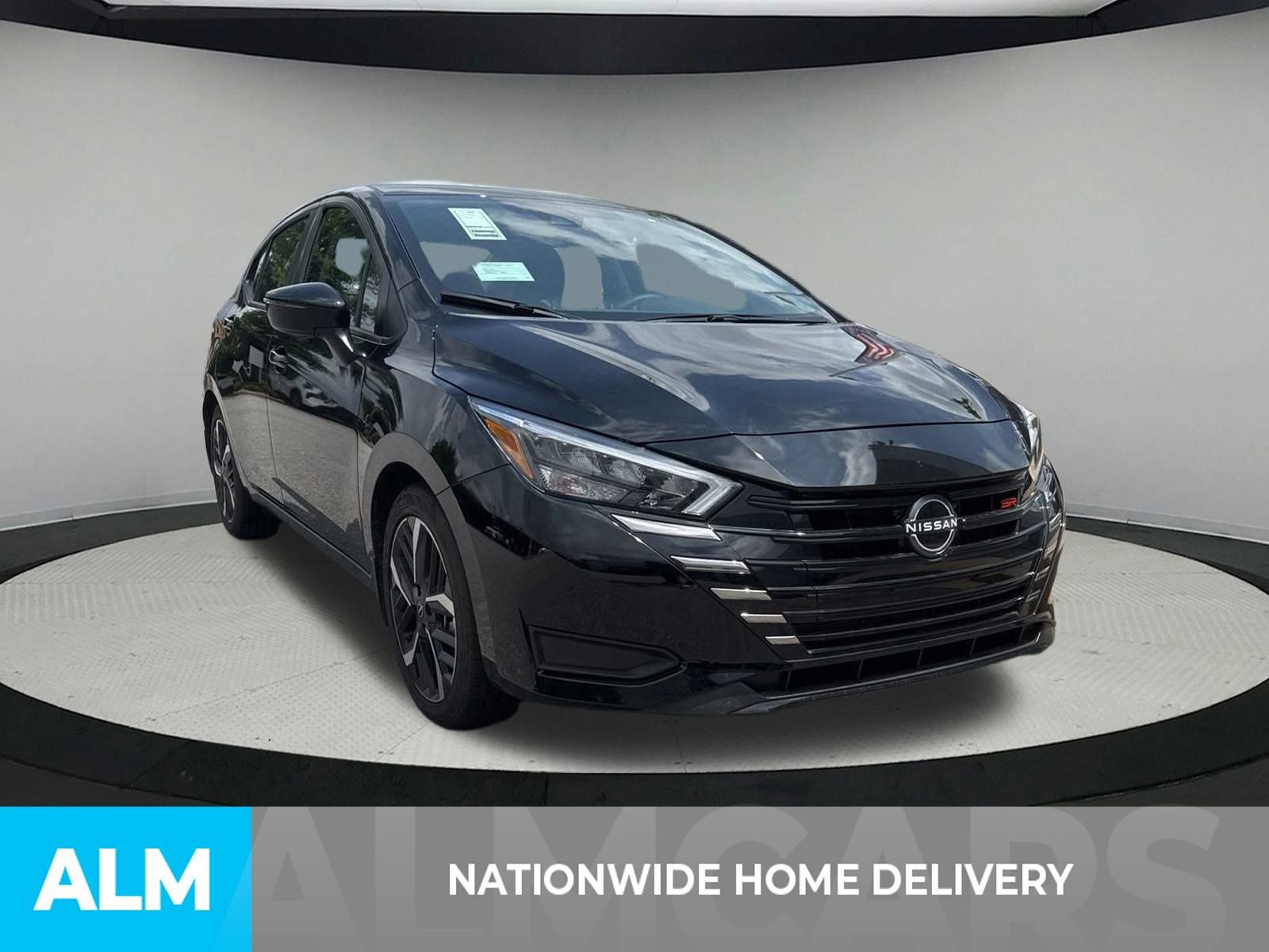 Used 2024 Nissan Versa SR w/ Trunk Package image 5