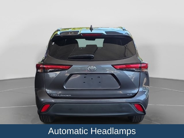 Used 2021 Toyota Highlander XLE FWD image 7