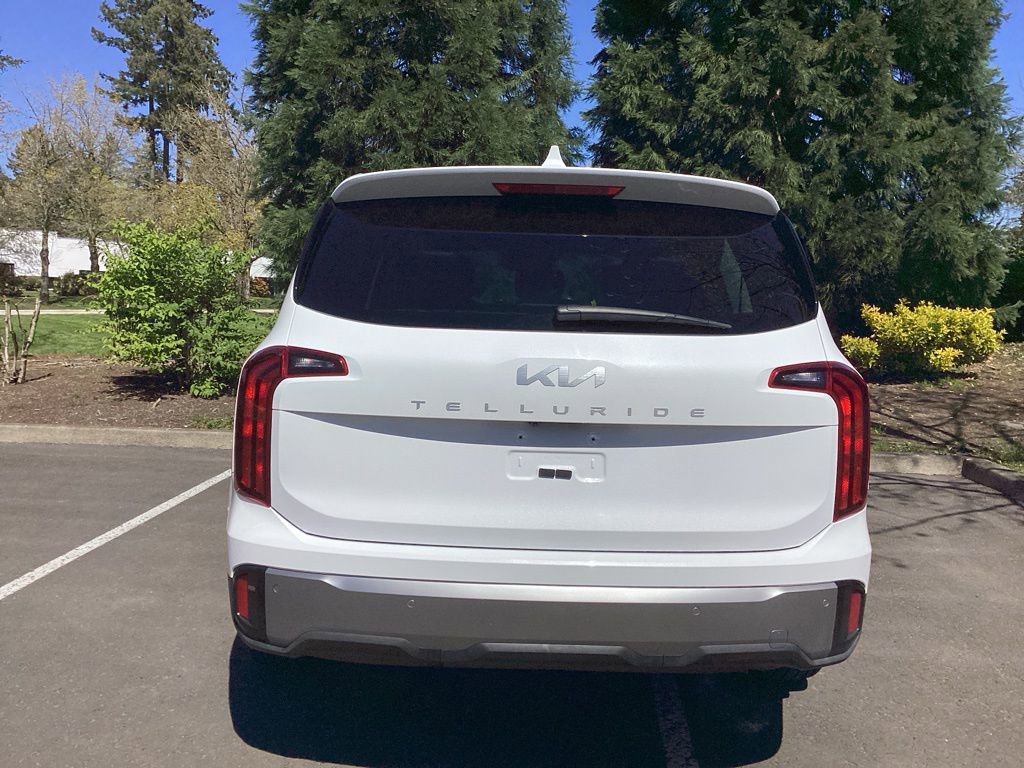 Used 2025 Kia Telluride LX image 18