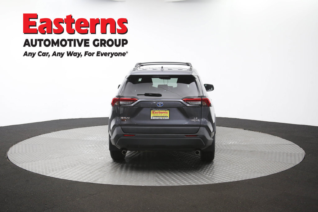 Used 2021 Toyota RAV4 LE w/ Carpet Mat Package (TMS) AWD/4WD image 39