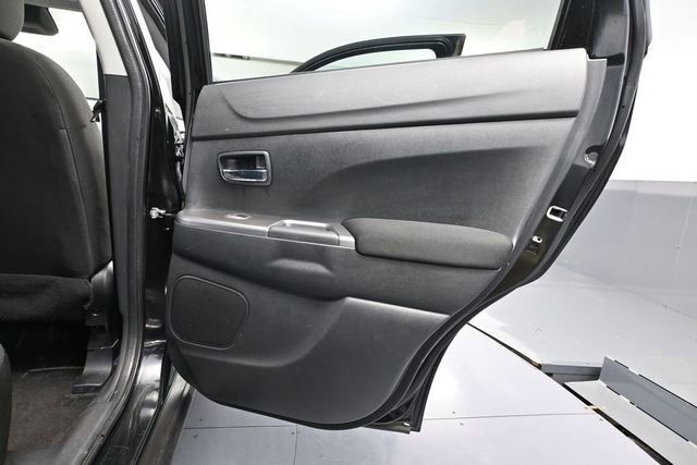 Used 2020 Mitsubishi Outlander Sport SE AWD/4WD image 35