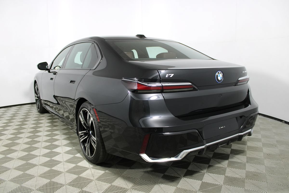 Used 2024 BMW i7 xDrive60 AWD/4WD image 42
