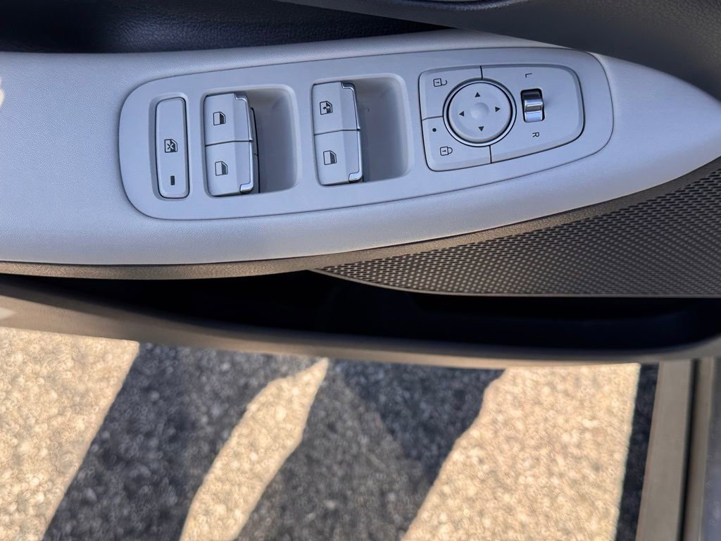 Used 2022 Hyundai Sonata SE image 16