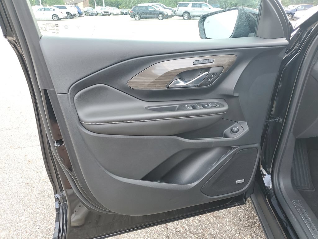 Used 2023 GMC Terrain Denali w/ Denali Premium Package AWD/4WD image 28