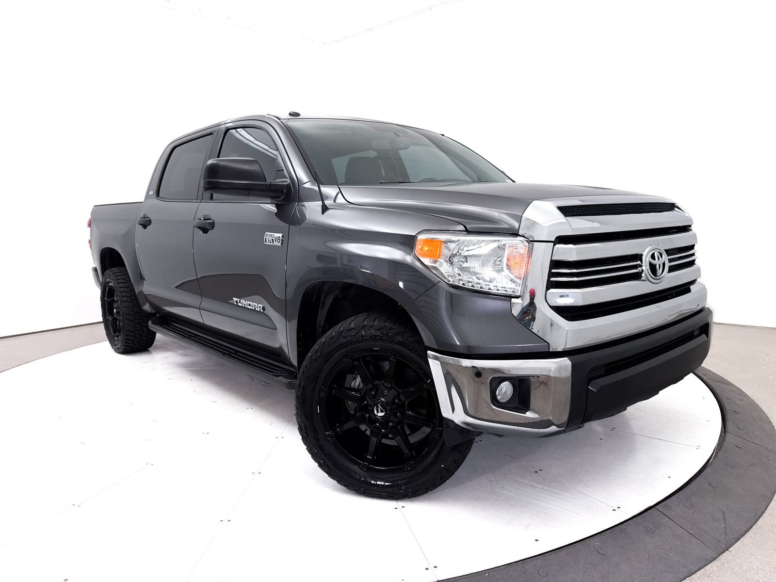 Used 2017 Toyota Tundra SR5 w/ SR5 Upgrade Package RWD image 1