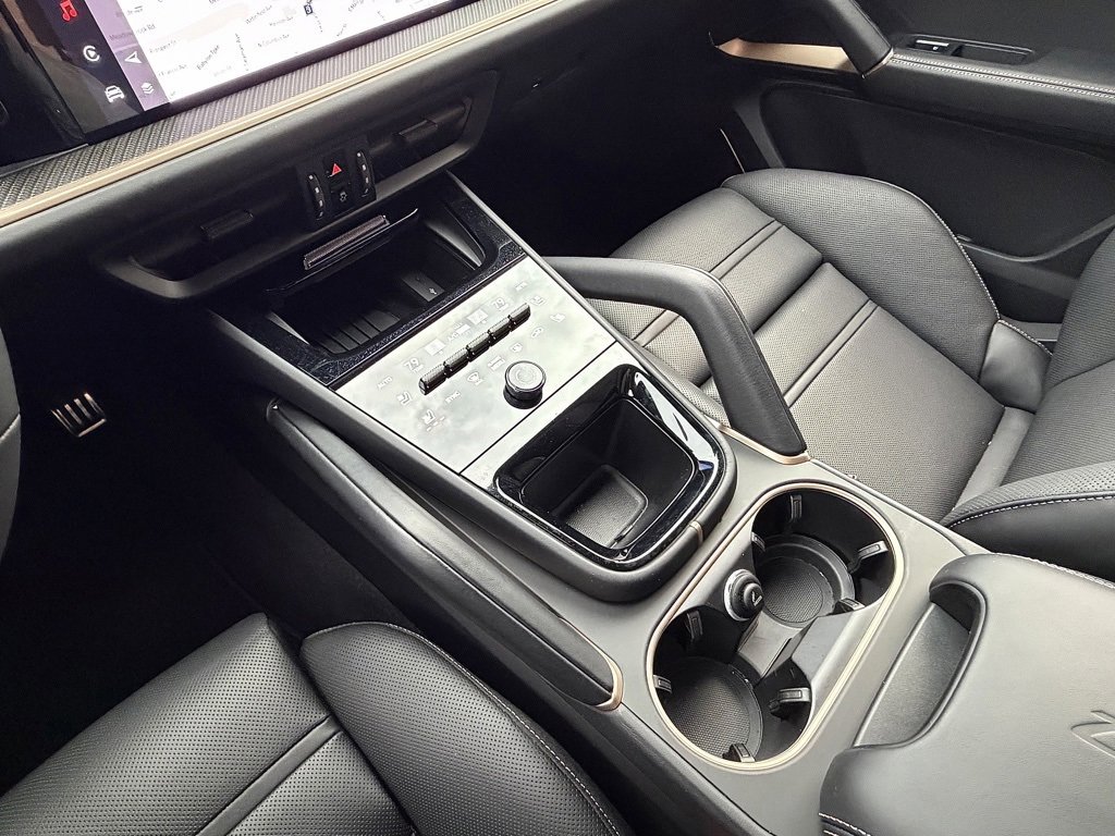 Certified 2025 Porsche Cayenne Turbo GT image 16