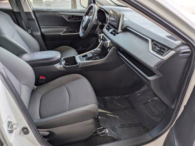 Used 2024 Toyota RAV4 LE image 5