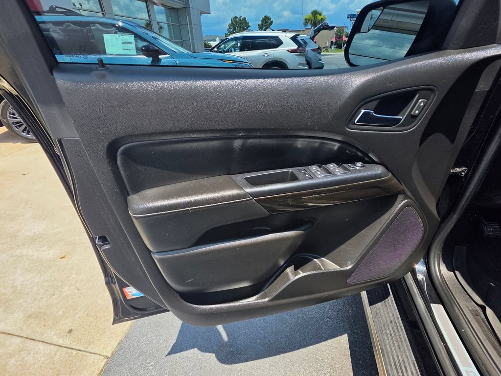 Used 2018 GMC Canyon SLE AWD/4WD image 13