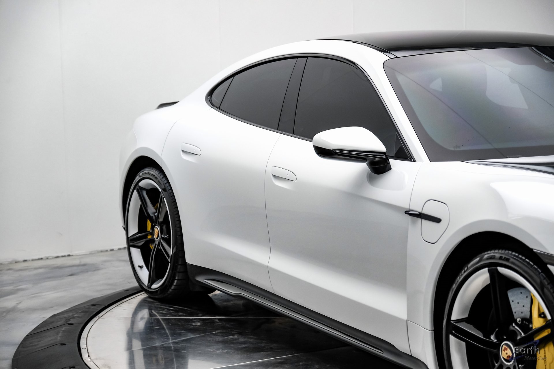 Used 2020 Porsche Taycan Turbo S image 22