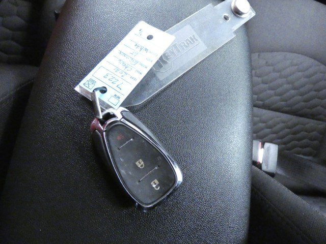 Used 2021 Chevrolet Equinox LT w/ LPO, Cargo Package image 40