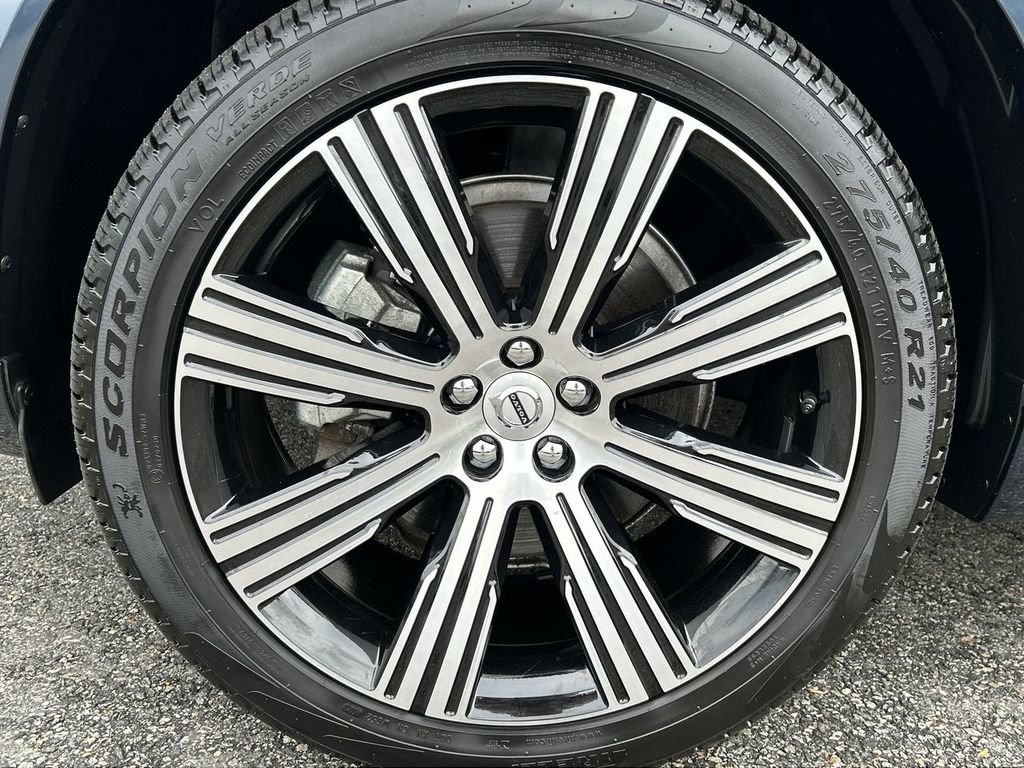 Certified 2024 Volvo XC90 B6 Ultimate w/ Protection Package Premier AWD/4WD image 10