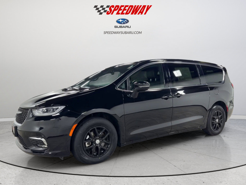Used 2025 Chrysler Pacifica Select FWD image 11
